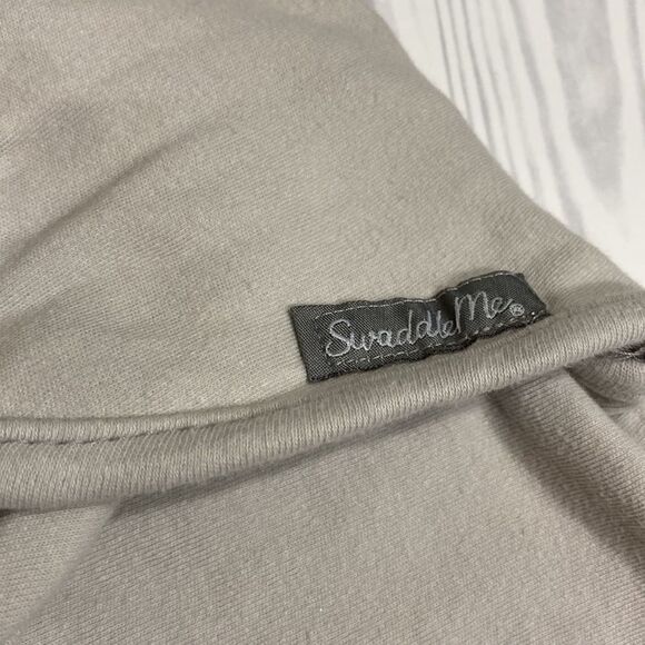 Infant Sleep Bundle NWOT Gown with Hat and Swaddle Me Swaddle - Picture 6 of 8